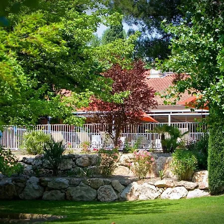 Отель Mercure Aix En Provence Beaumanoir 4*